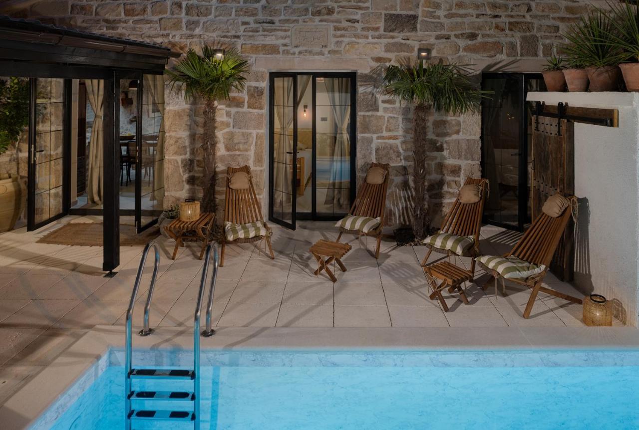 Blacksmith'S House - Rental House With Heated Pool Posedarje Zewnętrze zdjęcie