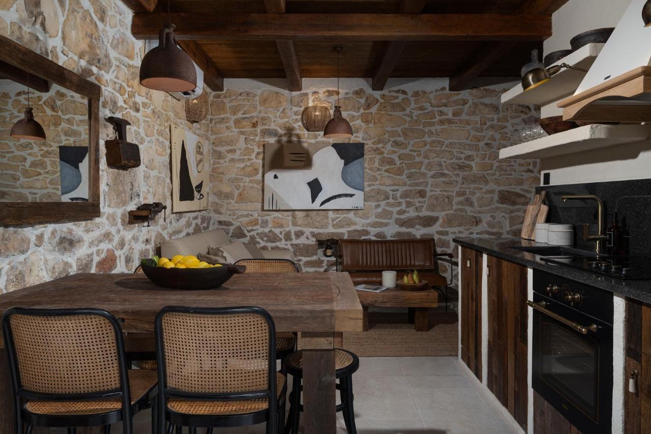 Blacksmith'S House - Rental House With Heated Pool Posedarje Zewnętrze zdjęcie