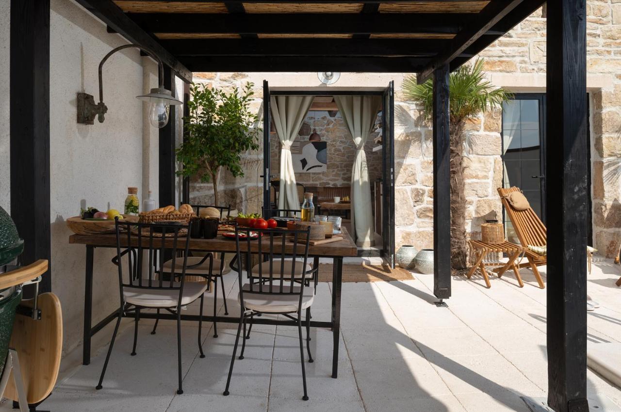 Blacksmith'S House - Rental House With Heated Pool Posedarje Zewnętrze zdjęcie